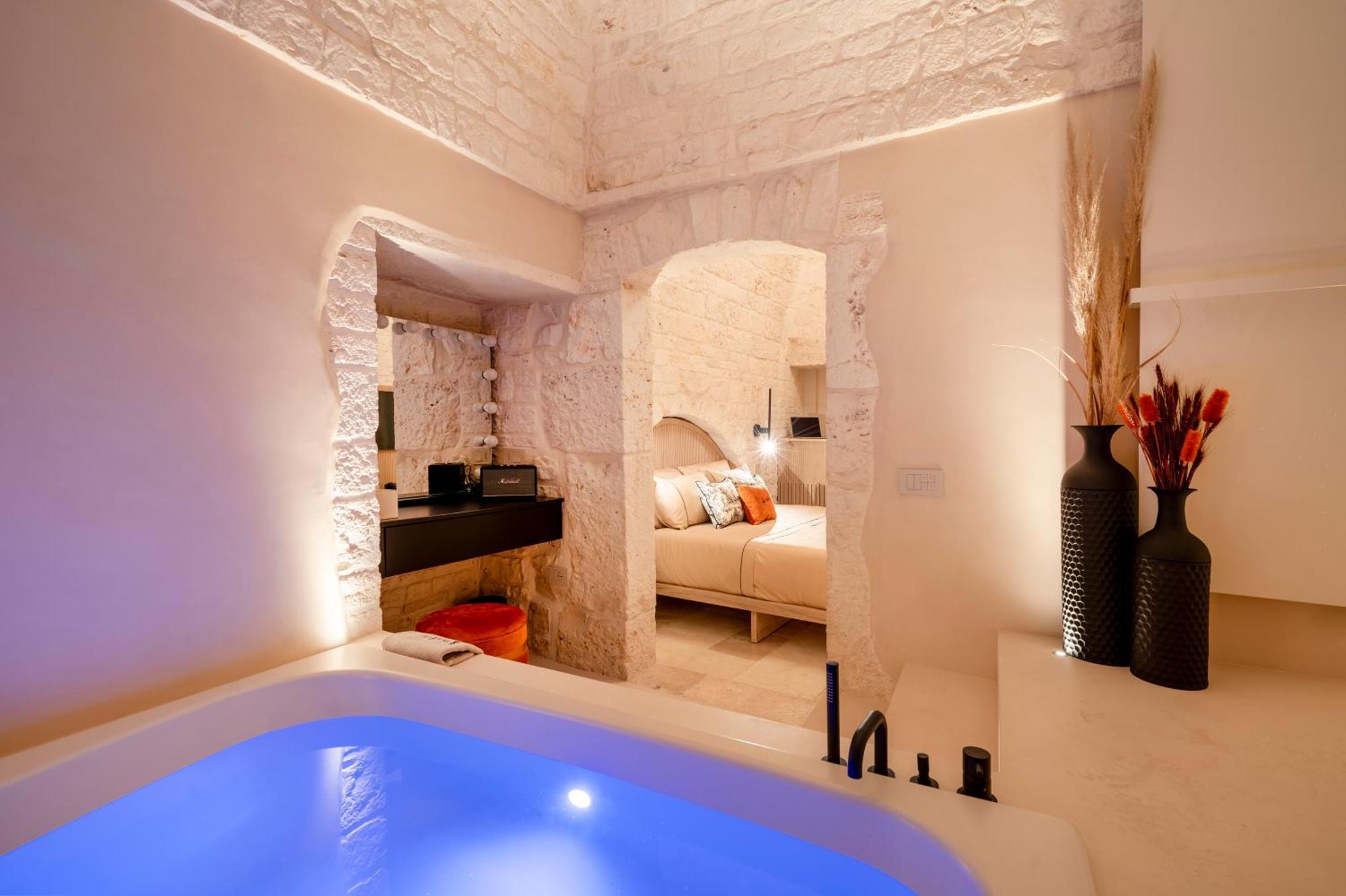 דירות אלברובלו Naiira Luxury Trullo - Jacuzzi And Patio מראה חיצוני תמונה