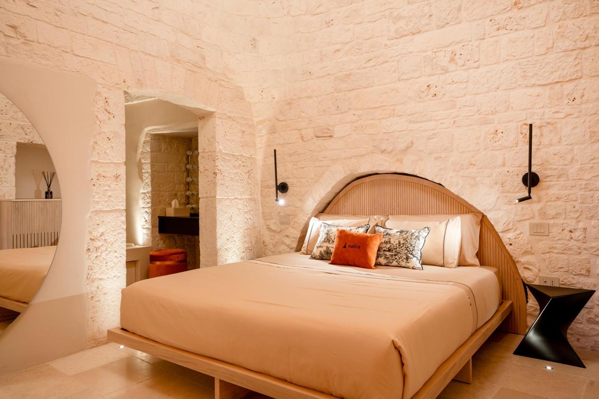 דירות אלברובלו Naiira Luxury Trullo - Jacuzzi And Patio מראה חיצוני תמונה