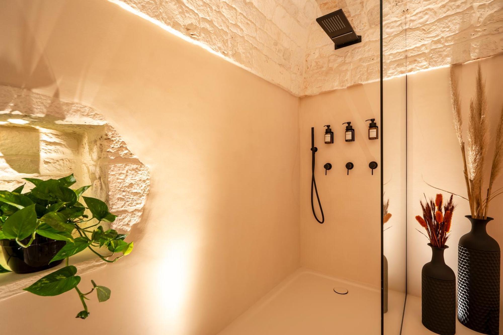 דירות אלברובלו Naiira Luxury Trullo - Jacuzzi And Patio מראה חיצוני תמונה
