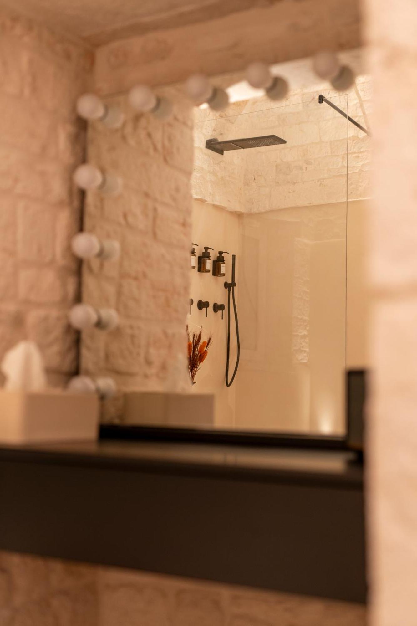 דירות אלברובלו Naiira Luxury Trullo - Jacuzzi And Patio מראה חיצוני תמונה