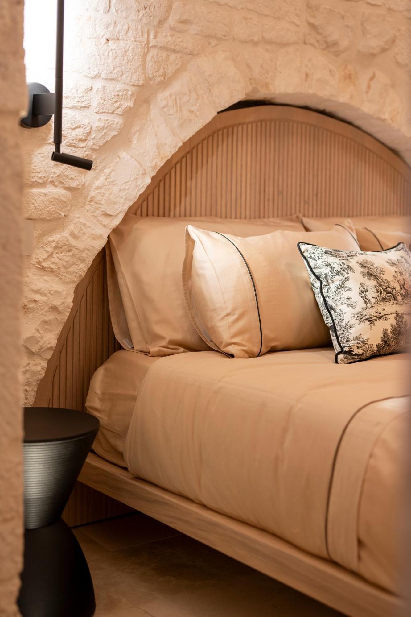 דירות אלברובלו Naiira Luxury Trullo - Jacuzzi And Patio מראה חיצוני תמונה