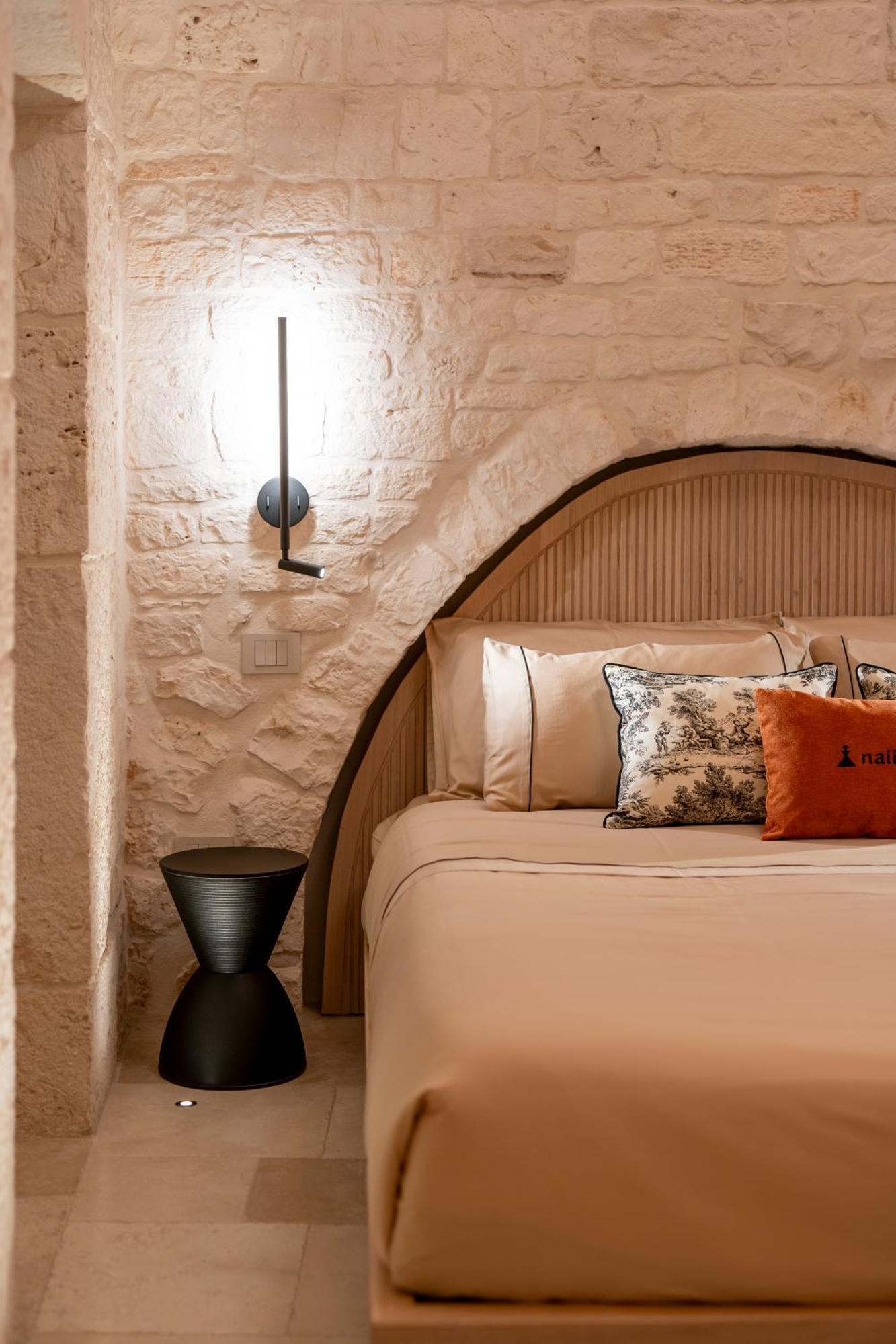 דירות אלברובלו Naiira Luxury Trullo - Jacuzzi And Patio מראה חיצוני תמונה