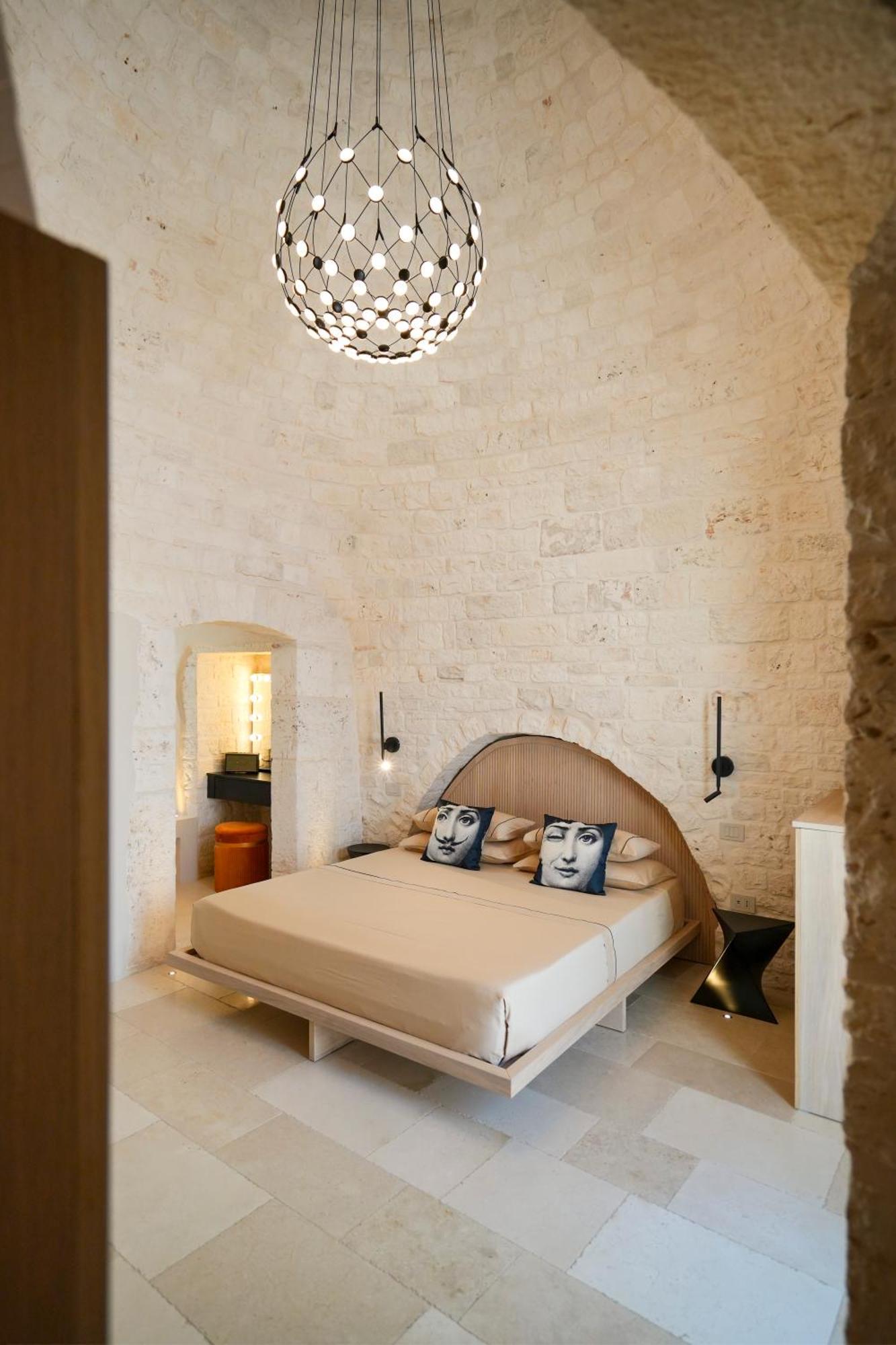 דירות אלברובלו Naiira Luxury Trullo - Jacuzzi And Patio מראה חיצוני תמונה